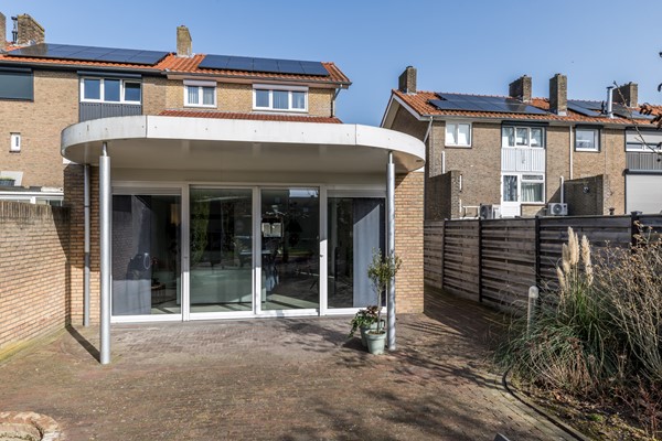 Foto - Verkocht onder voorbehoud: Verrassend ruime en instapklare gezinswoning met diepe zonnige tuin in Hoensbroek
